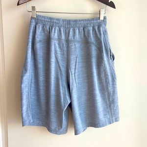 CLEAN. Like new 9” inseam lulu lemon pace breaker shorts 🩳